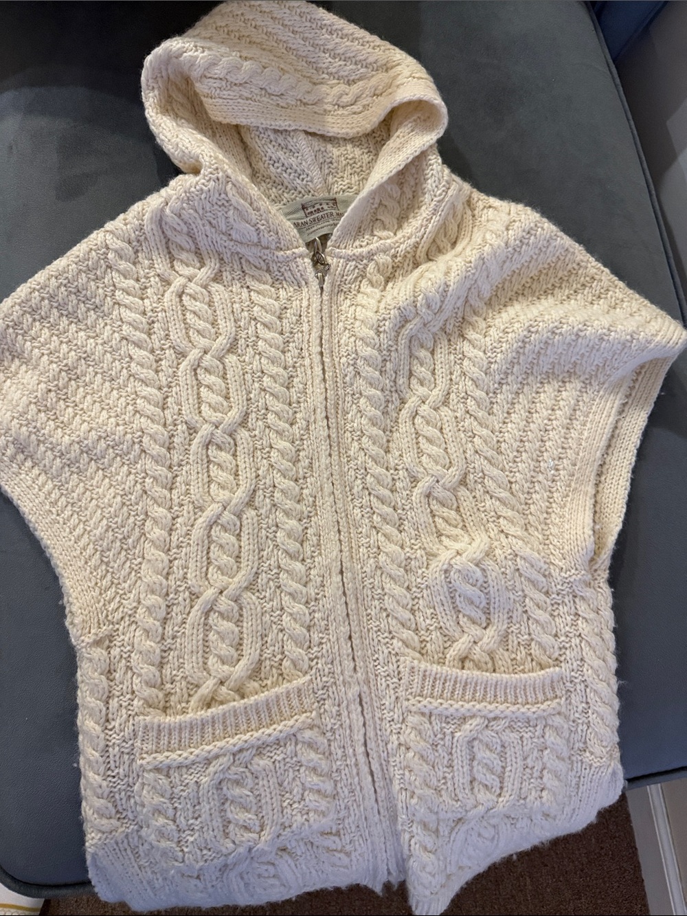 Aran Sweater Market beautiful lil girls wool cape age 6-9